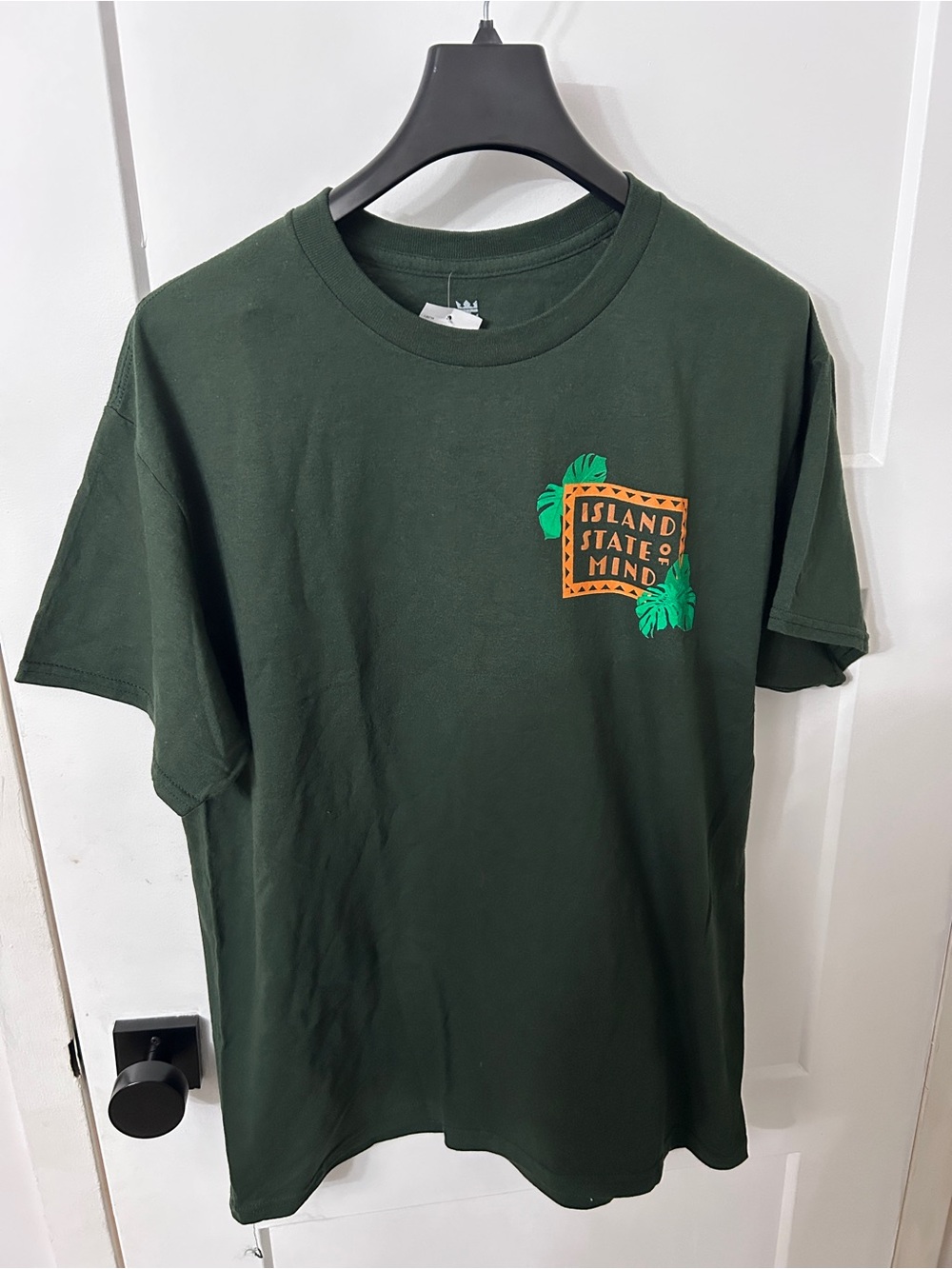 Royal Caribbean Island State of Mind T shirt NWT Men’s large Green Caribbean